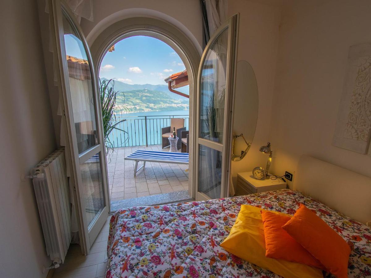 Cherubino - Stunning Lake View With Swimming Pool Parzanica ภายนอก รูปภาพ